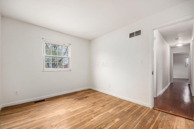 2421 Yates Avenue, Grove City, OH 43123