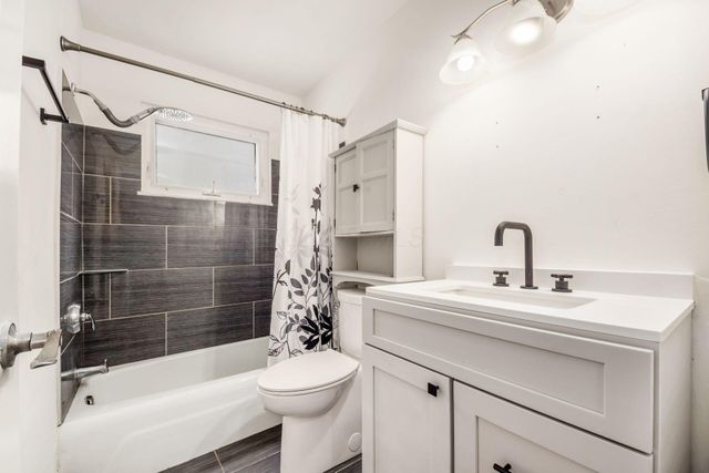 2421 Yates Avenue, Grove City, OH 43123