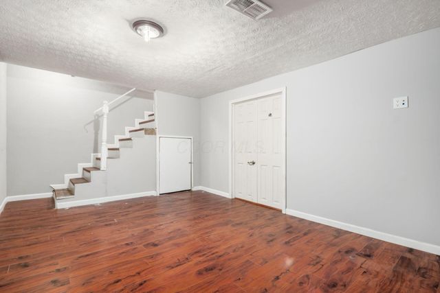 2421 Yates Avenue, Grove City, OH 43123