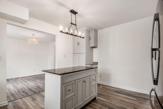 2421 Yates Avenue, Grove City, OH 43123