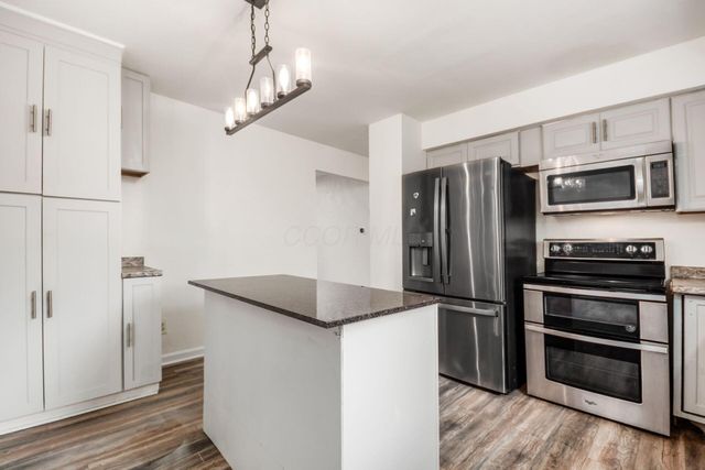 2421 Yates Avenue, Grove City, OH 43123