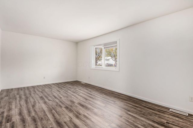 2421 Yates Avenue, Grove City, OH 43123