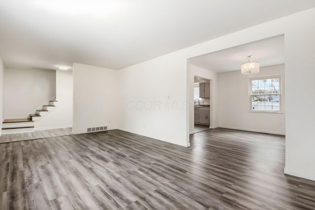 2421 Yates Avenue, Grove City, OH 43123