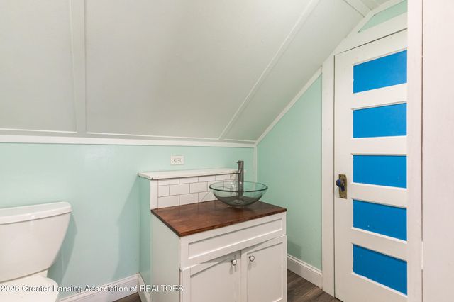 2001 Clifton Avenue, Lansing, MI 48910