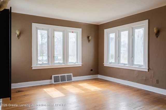 2001 Clifton Avenue, Lansing, MI 48910
