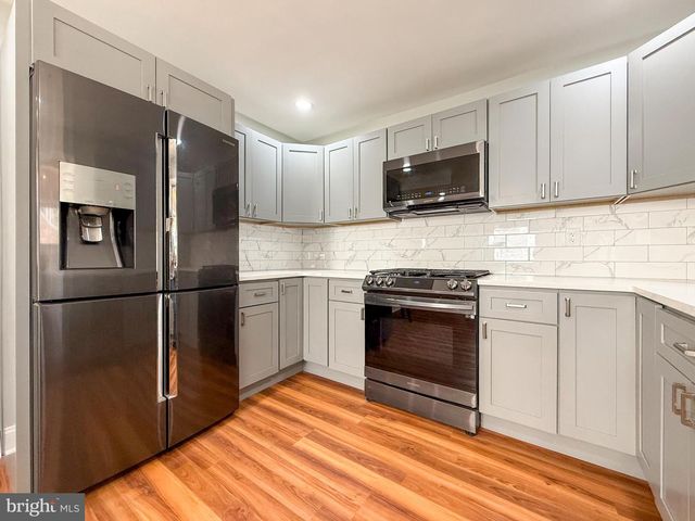 204 BARKER AVE, Sharon Hill, PA 19079