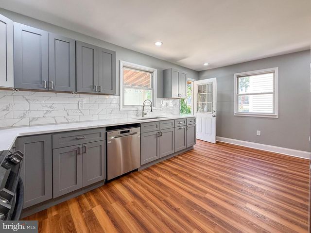 204 BARKER AVE, Sharon Hill, PA 19079
