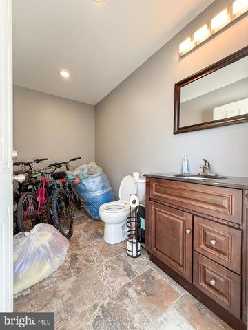 204 BARKER AVE, Sharon Hill, PA 19079