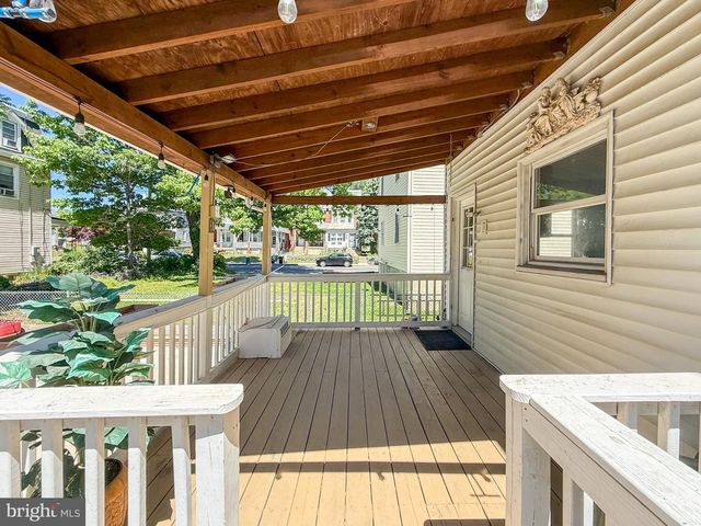 204 BARKER AVE, Sharon Hill, PA 19079