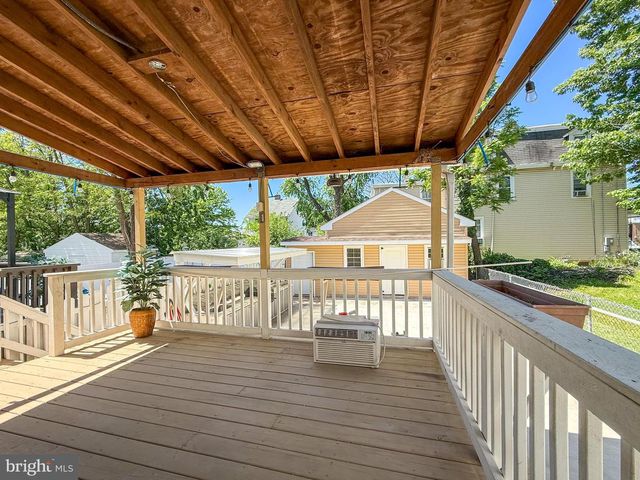 204 BARKER AVE, Sharon Hill, PA 19079