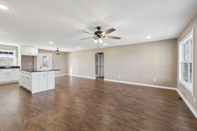 184 Ashmore Rd, Summertown, TN 38483
