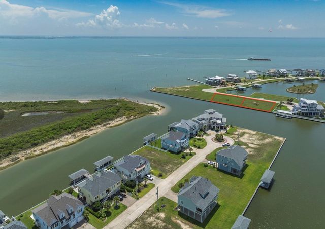 55 Water Key, Hitchcock, TX 77563