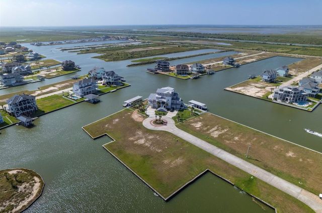 55 Water Key, Hitchcock, TX 77563