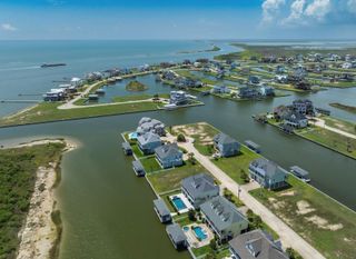 55 Water Key, Hitchcock, TX 77563