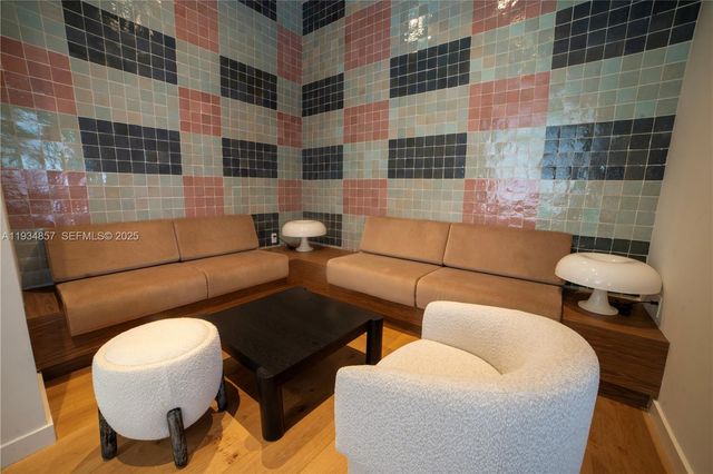 11 NE 6TH 2013, Miami, FL 33132