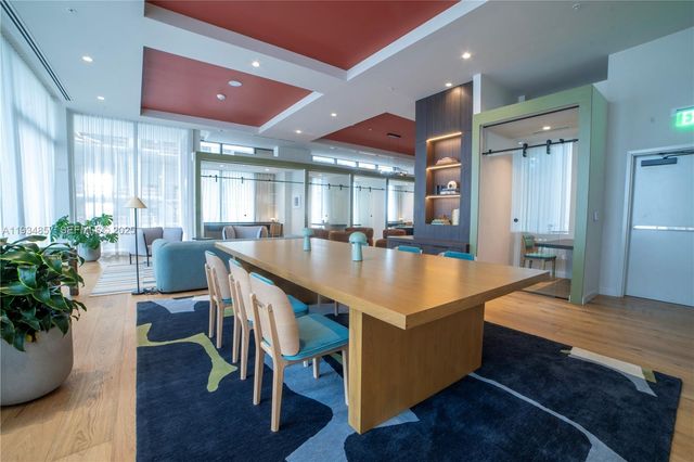 11 NE 6TH 2013, Miami, FL 33132