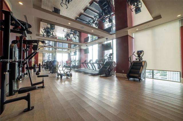 11 NE 6TH 2013, Miami, FL 33132