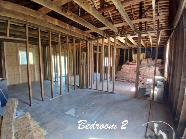 1569 Old Hwy 60 W, Mitchell, IN 47446