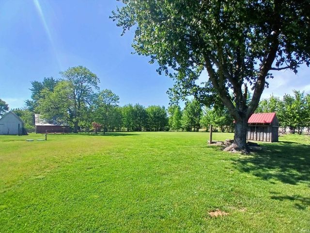 1569 Old Hwy 60 W, Mitchell, IN 47446