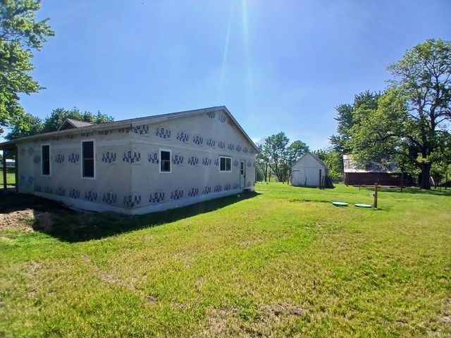 1569 Old Hwy 60 W, Mitchell, IN 47446