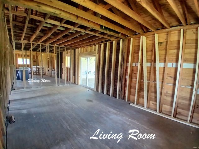 1569 Old Hwy 60 W, Mitchell, IN 47446