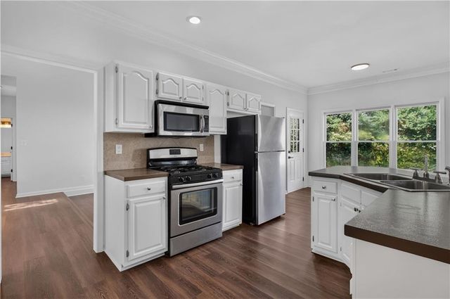 100 Winslow Court, Mcdonough, GA 30253