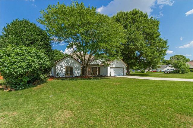 100 Winslow Court, Mcdonough, GA 30253