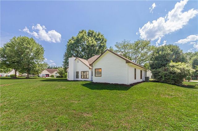 100 Winslow Court, Mcdonough, GA 30253