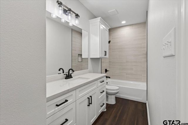 117 Bexar, Mabank, TX 75147