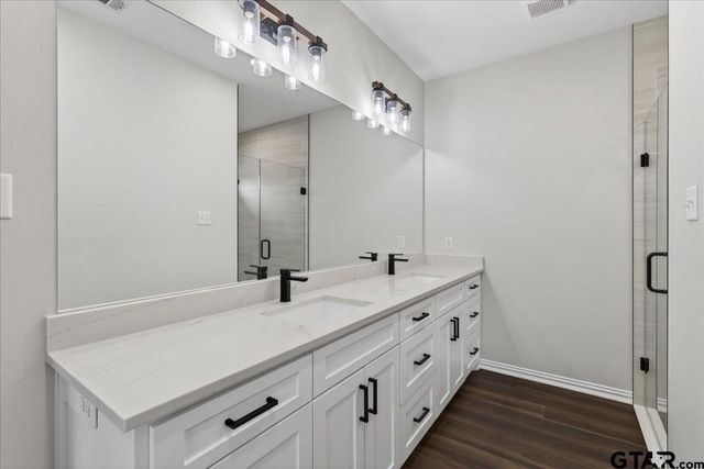 117 Bexar, Mabank, TX 75147