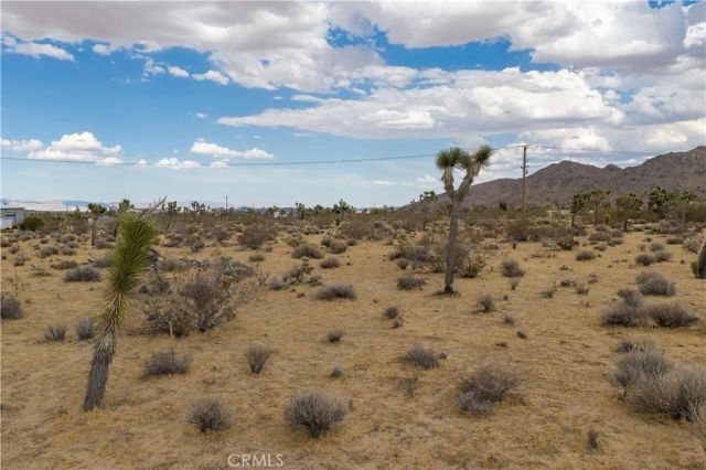3786 Alta, Yucca Valley, CA 92284