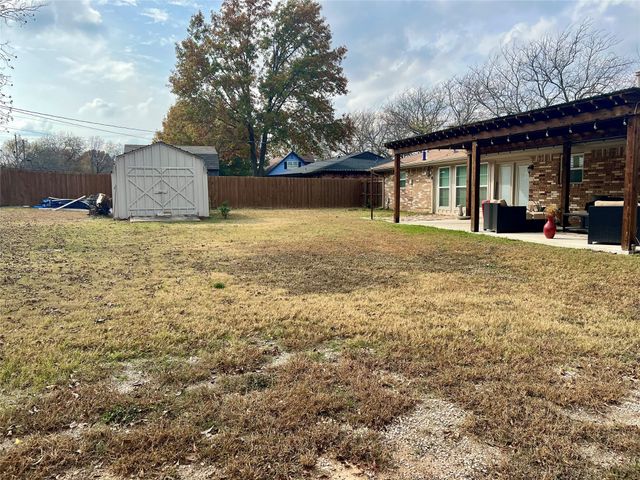 505 Galia Street, Bowie, TX 76230