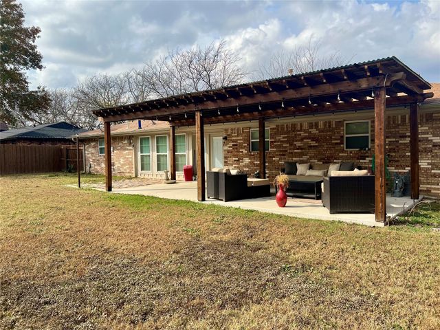 505 Galia Street, Bowie, TX 76230