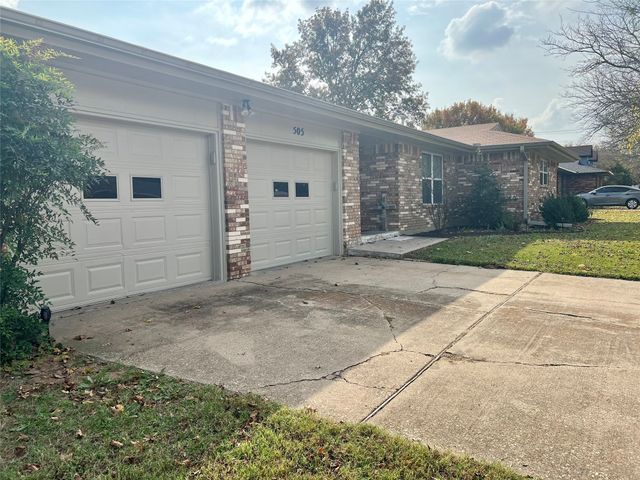 505 Galia Street, Bowie, TX 76230