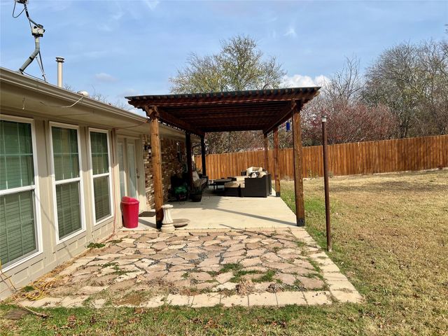 505 Galia Street, Bowie, TX 76230