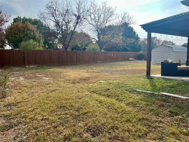 505 Galia Street, Bowie, TX 76230