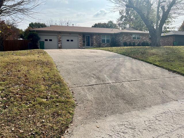 505 Galia Street, Bowie, TX 76230