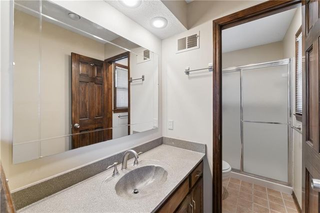 1524 NE 99TH Street, Kansas City, MO 64155