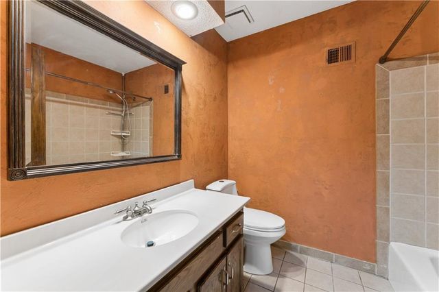 1524 NE 99TH Street, Kansas City, MO 64155