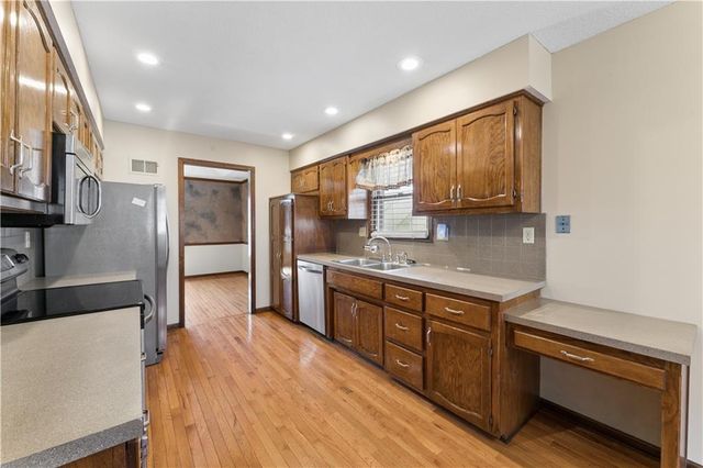 1524 NE 99TH Street, Kansas City, MO 64155