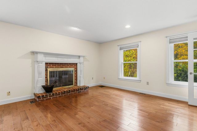 35 Peabody Drive, Brentwood, NH 03833