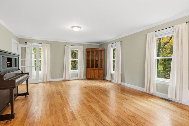 35 Peabody Drive, Brentwood, NH 03833