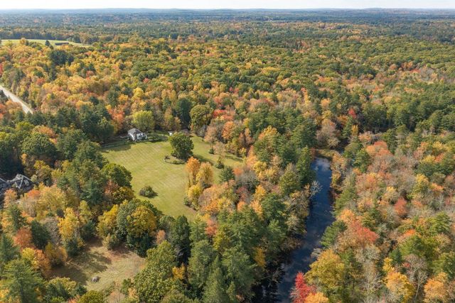 35 Peabody Drive, Brentwood, NH 03833