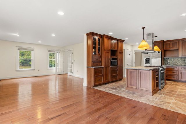 35 Peabody Drive, Brentwood, NH 03833