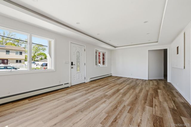 284 15th Street, West Babylon, NY 11704