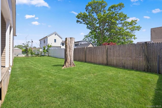 284 15th Street, West Babylon, NY 11704