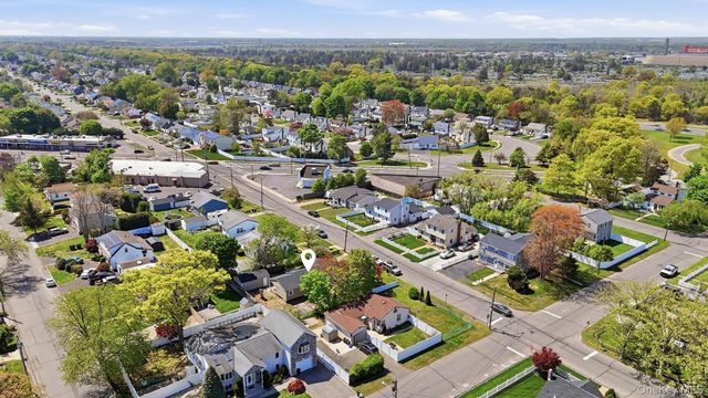 284 15th Street, West Babylon, NY 11704