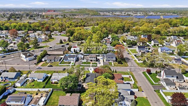 284 15th Street, West Babylon, NY 11704