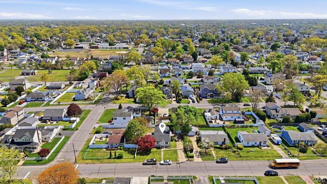 284 15th Street, West Babylon, NY 11704