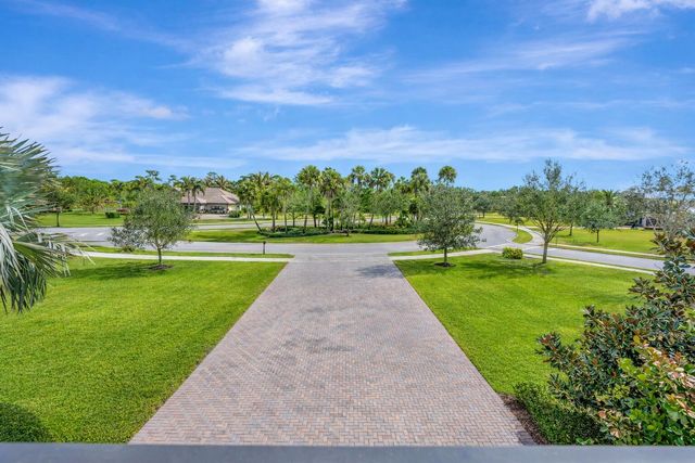 8150 SE Grassy Hollow Trail, Jupiter, FL 33458